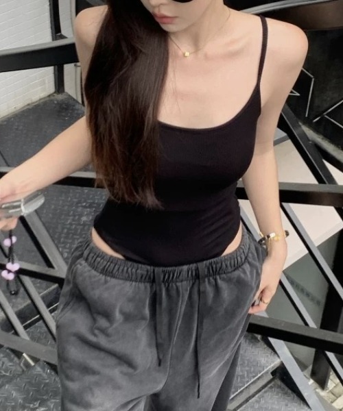 リブミューズ・カットアウトキャミボディスーツ（キャミソール）｜ampm