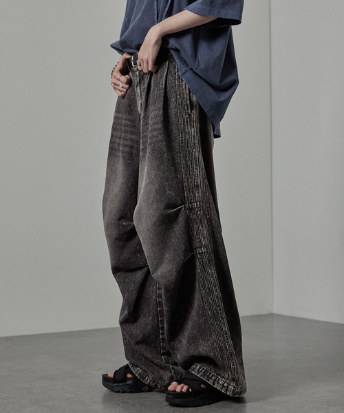 Alfred Alex(アルフレッドアレックス)の「【Alfred Alex】Vintage Side-Line Wide Denim Pants/サイドライン ワイドデニムパンツ(デニムパンツ・メンズ・グレー/インディゴブルー/ブラック/グレー系・L/M/S)」の2枚目の写真