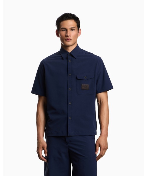 EMPORIO ARMANI(エンポリオアルマーニ)の「【エンポリオ アルマーニ】半袖オーバーサイズシャツ ナイロン シアサッカー(シャツ/ブラウス・メンズ・ネイビー/ダークブルー・X-SMALL/LARGE/MEDIUM/SMALL/X-LARGE)」の2枚目の写真