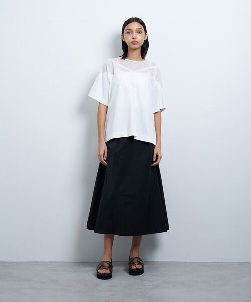 LANVIN en Bleu(ランバンオンブルー)の「レースコンビカットソー(Tシャツ/カットソー・レディース・オフホワイト/チャコールグレー・38)」の3枚目の写真