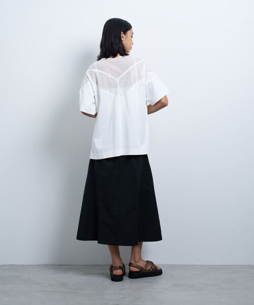 LANVIN en Bleu(ランバンオンブルー)の「レースコンビカットソー(Tシャツ/カットソー・レディース・オフホワイト/チャコールグレー・38)」の5枚目の写真