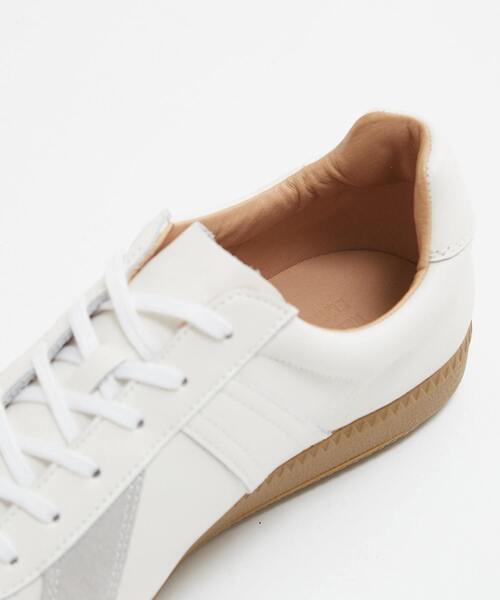 MEN'S MELROSE(メンズメルローズ)の「42700 ALL LEATHER GERMAN TRAINER / ジャーマントレーナー | レザースニーカー(スニーカー・メンズ・ブラック/ホワイト・41/42/40)」の6枚目の写真