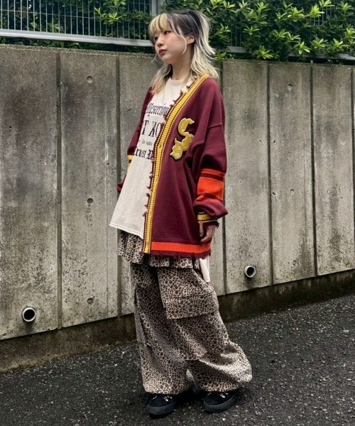 Candy Stripper(キャンディストリッパー)の「CND COLLEGE DAMAGE カーディガン(カーディガン/ボレロ・レディース・ボルドー/ブラウン/ブラック・FREE)」の15枚目の写真