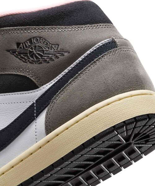 SNKRS エアージョーダン　新品未使用 Nike Air Jordan 1 Retro High & Nike Air Ship 