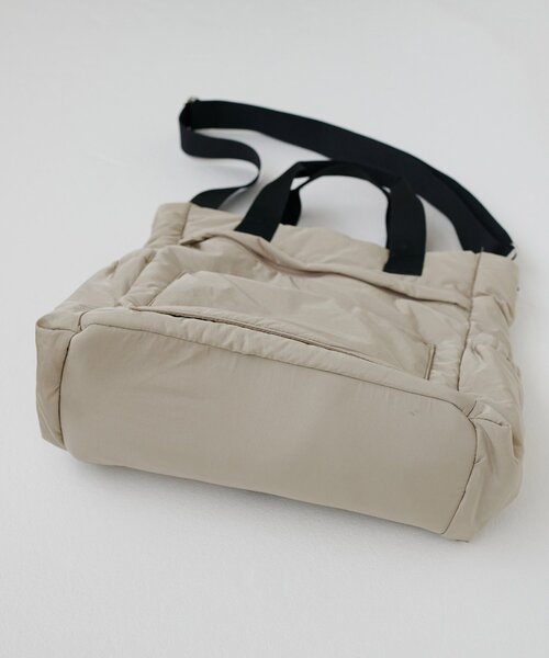 DISCOAT（ディスコート）の「ユーティリティパフィビッグトートバッグ（トートバッグ・レディース・ブラック/チャコールグレー/ベージュ・FREE）」の17枚目の写真