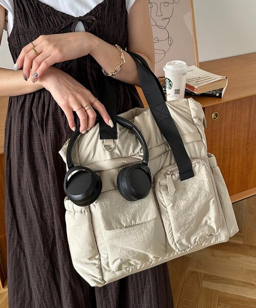 DISCOAT（ディスコート）の「ユーティリティパフィビッグトートバッグ（トートバッグ・レディース・ブラック/チャコールグレー/ベージュ・FREE）」の11枚目の写真