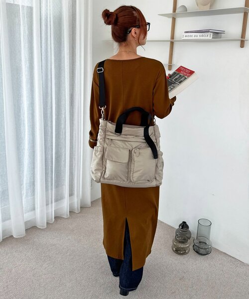 DISCOAT（ディスコート）の「ユーティリティパフィビッグトートバッグ（トートバッグ・レディース・ブラック/チャコールグレー/ベージュ・FREE）」の9枚目の写真