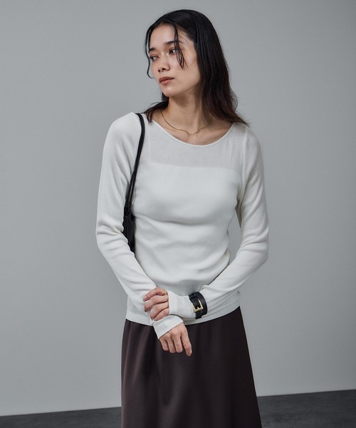 SALON adam et rope'(サロン アダム エ ロペ)の「Hug Silkラウンドネックプルオーバー 2 / 新色追加(Tシャツ/カットソー・レディース・ブラウン/ブラック/オフホワイト・FREE)」の10枚目の写真