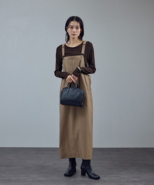 SALON adam et rope'(サロン アダム エ ロペ)の「Hug Silkラウンドネックプルオーバー 2 / 新色追加(Tシャツ/カットソー・レディース・ブラウン/ブラック/オフホワイト・FREE)」の5枚目の写真