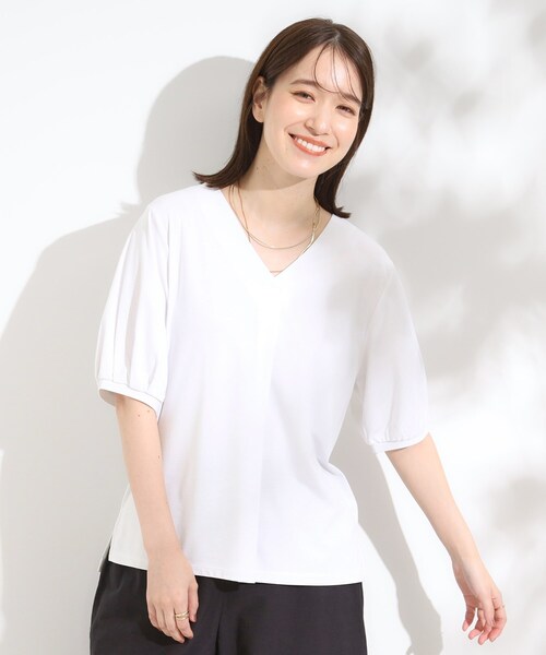 DRESKIP(ドレスキップ)の「【S-LL/ひんやり/UV】スキッパーネックで女性らしい きれい見えトップス(Tシャツ/カットソー・レディース・ブラック/イエロー/オフホワイト・04/03/02/01)」の4枚目の写真