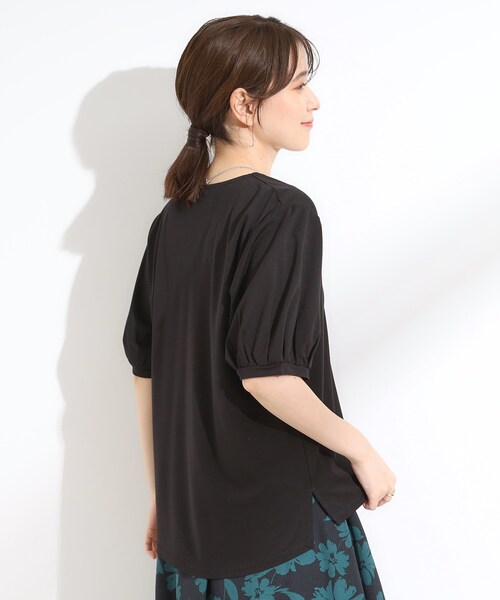 DRESKIP(ドレスキップ)の「【S-LL/ひんやり/UV】スキッパーネックで女性らしい きれい見えトップス(Tシャツ/カットソー・レディース・ブラック/イエロー/オフホワイト・04/03/02/01)」の9枚目の写真