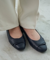 ローヒールパンプス