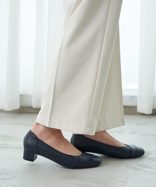 Riz raffinee（リズラフィーネ）の「ローヒールパンプス（パンプス・レディース・ブラック/デザートカモ/ネイビー・23.5cm/24cm/24.5cm/22.5cm/23cm）」の5枚目の写真