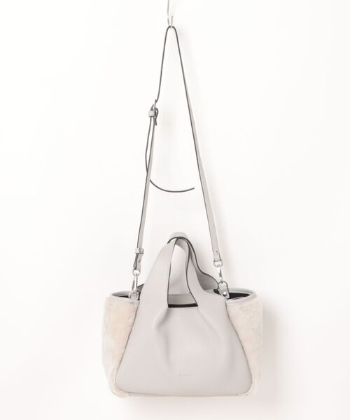 RIPANI(リパーニ)の「【RIPANI】ムートンコンビレザーハンドバッグ(Q56464)(ハンドバッグ・レディース・ダークグレー/ライトグレー・ALL)」の2枚目の写真
