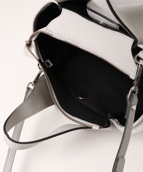 RIPANI(リパーニ)の「【RIPANI】ムートンコンビレザーハンドバッグ(Q56464)(ハンドバッグ・レディース・ダークグレー/ライトグレー・ALL)」の5枚目の写真
