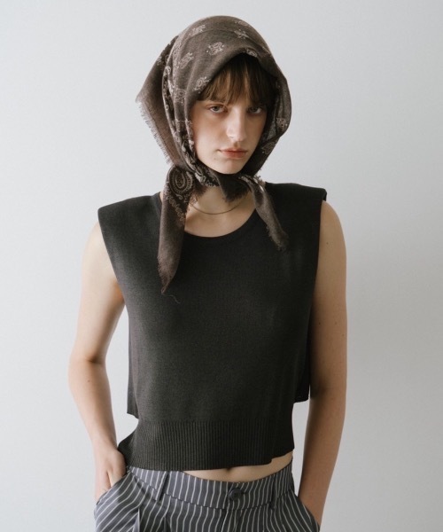 DRWCYS(ドロシーズ)の「ショルダーパットバックリボントップス(Tシャツ/カットソー・レディース・チャコールグレー/ブラウン・FREE)」の3枚目の写真