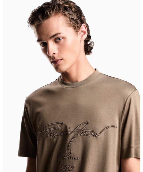 EMPORIO ARMANI(エンポリオアルマーニ)の「【エンポリオ アルマーニ】ASV Tシャツ リヨセル混紡ジャージー オーバーサイズ刺繍(Tシャツ/カットソー・メンズ・ブラック/ブラウン・X-SMALL/X-LARGE/SMALL/MEDIUM/LARGE)」の1枚目の写真