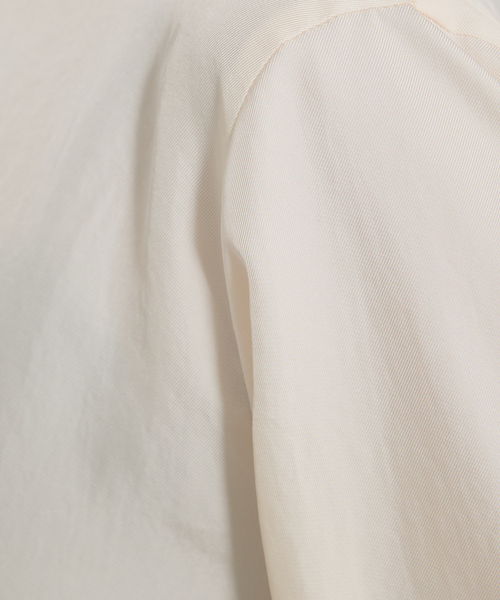 qualite（カリテ）の「ブライトツイルベルブラウス/秋服/冬服/オフィスカジュアル/レイヤード（シャツ/ブラウス・レディース・オフホワイト/ブラック・フリー）」の15枚目の写真