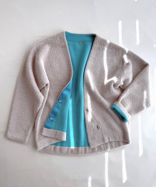 Q（キュー）の「シャギーVネックWフェイスカーデ（カーディガン/ボレロ・レディース・グレイッシュベージュ/ブルー・MEDIUM）」の5枚目の写真