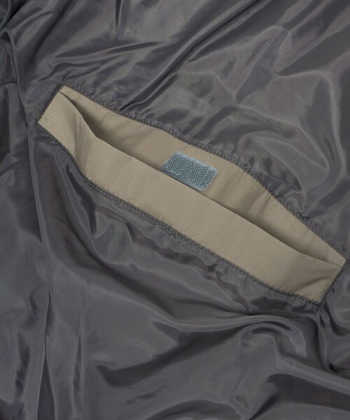 THE NORTH FACE(ザノースフェイス)の「<THE NORTH FACE>シェル ブランケット(ベビー)(ポンチョ・キッズ・ベージュ/ブラック・FREE)」の13枚目の写真