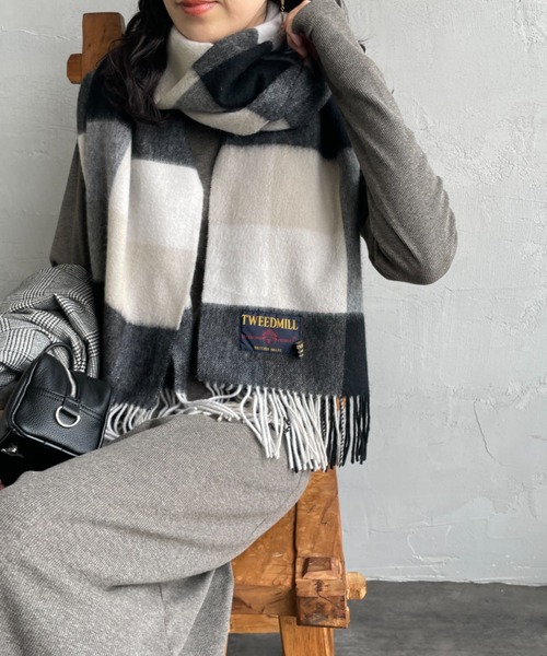 TWEED MILL（ツイードミル）の「[TWEED MILL/ツイードミル] 70×190 大判ストール（マフラー・レディース・ブラック系2/グレー/イエロー/オレンジ/ロイヤルブルー/ブラック系/パープル/レッド・F）」の2枚目の写真