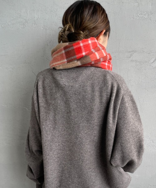 TWEED MILL（ツイードミル）の「[TWEED MILL/ツイードミル] 70×190 大判ストール（マフラー・レディース・ブラック系2/グレー/イエロー/オレンジ/ロイヤルブルー/ブラック系/パープル/レッド・F）」の12枚目の写真