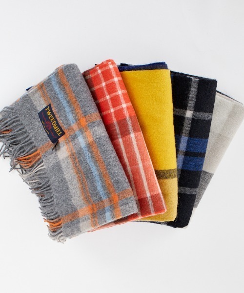 TWEED MILL（ツイードミル）の「[TWEED MILL/ツイードミル] 70×190 大判ストール（マフラー・レディース・ブラック系2/グレー/イエロー/オレンジ/ロイヤルブルー/ブラック系/パープル/レッド・F）」の10枚目の写真