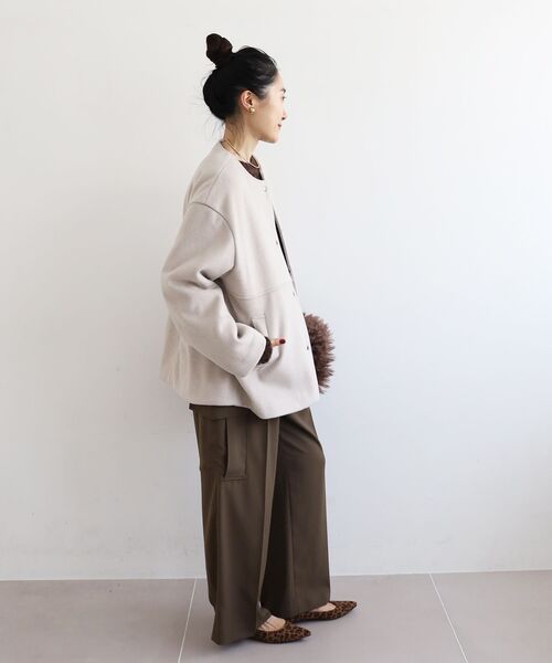 le.coeur blanc（ルクールブラン）の「ニットビーバーノーカラーミドルコート（ノーカラーコート・レディース・ダークグレー/モカ/グレイッシュベージュ・38）」の15枚目の写真