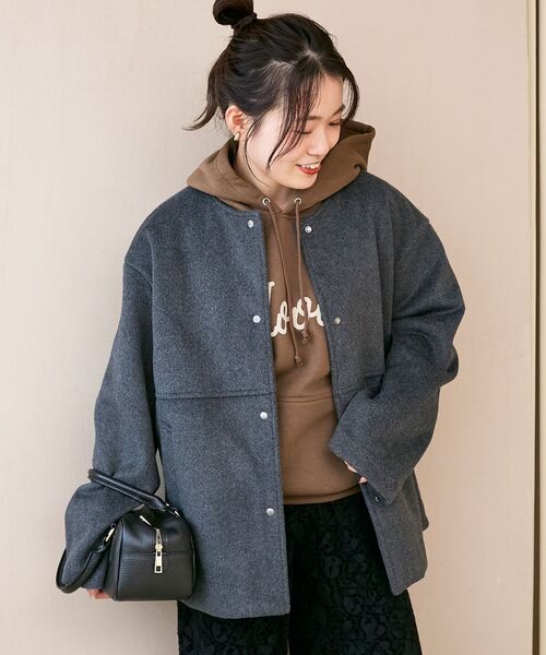 le.coeur blanc（ルクールブラン）の「ニットビーバーノーカラーミドルコート（ノーカラーコート・レディース・ダークグレー/モカ/グレイッシュベージュ・38）」の18枚目の写真