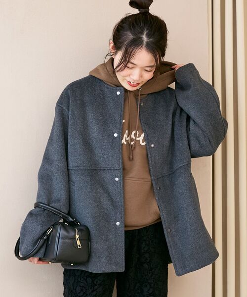 le.coeur blanc（ルクールブラン）の「ニットビーバーノーカラーミドルコート（ノーカラーコート・レディース・ダークグレー/モカ/グレイッシュベージュ・38）」の19枚目の写真