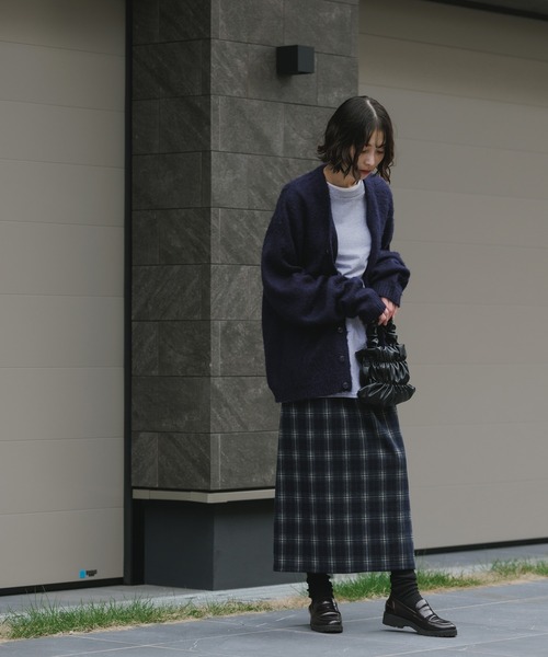 AO2（アオズ）の「Back Slit Stretch Ombre Check Long Skirt / バックスリット ストレッチ オンブレチェックロングスカート（スカート・レディース・ネイビー/ブラウン・FREE）」の15枚目の写真