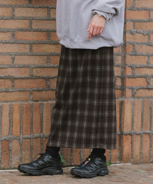 AO2（アオズ）の「Back Slit Stretch Ombre Check Long Skirt / バックスリット ストレッチ オンブレチェックロングスカート（スカート・レディース・ネイビー/ブラウン・FREE）」の5枚目の写真