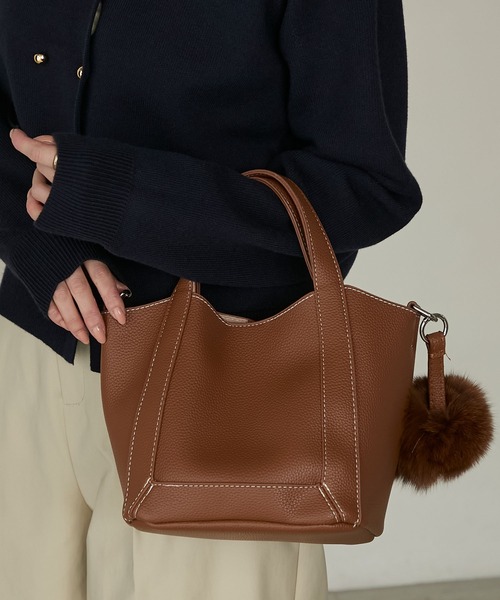 Cherir Mignon(シェリルミニョン)の「【Cherir Mignon】ポーチ&ファーチャーム付き2wayミニハンドバッグ(ハンドバッグ・レディース・ベージュ/ブラウン・FREE)」の11枚目の写真