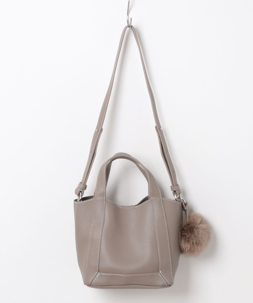 Cherir Mignon(シェリルミニョン)の「【Cherir Mignon】ポーチ&ファーチャーム付き2wayミニハンドバッグ(ハンドバッグ・レディース・ベージュ/ブラウン・FREE)」の4枚目の写真