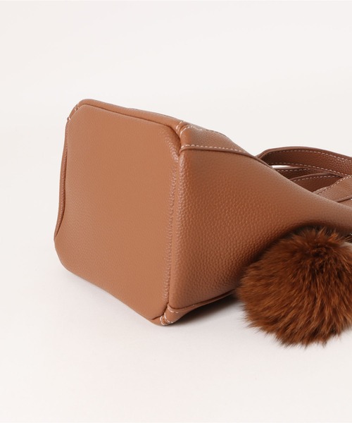 Cherir Mignon(シェリルミニョン)の「【Cherir Mignon】ポーチ&ファーチャーム付き2wayミニハンドバッグ(ハンドバッグ・レディース・ベージュ/ブラウン・FREE)」の6枚目の写真