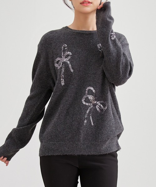 Lace Ladies(レースレディース)の「クルーネック リボン スパンコール ニット プルオーバー(ニット/セーター・レディース・アイボリー/グレー・FREE)」の1枚目の写真