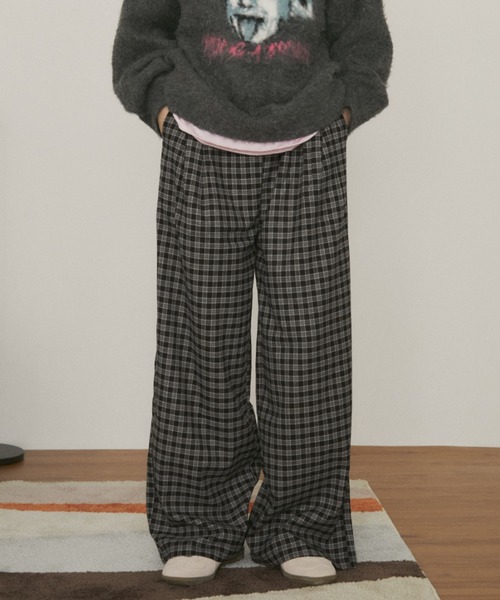 MERLOT（メルロー）の「【ウエスト総ゴム】ウールタッチギンガムチェックワイドパンツ（その他パンツ・レディース・ブラウン/ネイビー/ブラック・FREE）」の2枚目の写真