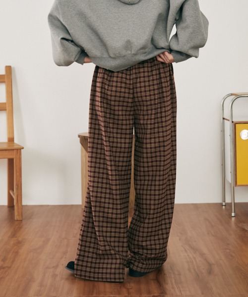 MERLOT（メルロー）の「【ウエスト総ゴム】ウールタッチギンガムチェックワイドパンツ（その他パンツ・レディース・ブラウン/ネイビー/ブラック・FREE）」の10枚目の写真