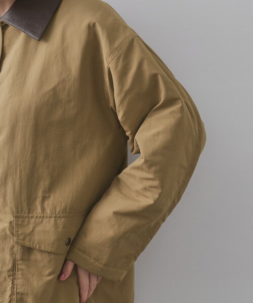 OPAQUE.CLIP（オペークドットクリップ）の「《CLASSY掲載》ステンカラー中綿コート【洗濯機OK】（ステンカラーコート・レディース・ベージュ/チャコールグレー・00）」の15枚目の写真