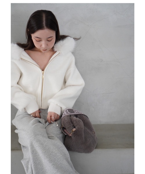 SNIDEL（スナイデル）の「ファーバッグ（ハンドバッグ・レディース・グレー/アイボリー/ライトブルー/ブラウン/ピンク/イエロー・F）」の16枚目の写真