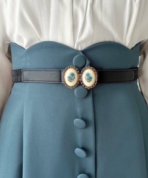 an another angelus(アンアナザーアンジェラス)の「ローズカメオバックルゴムベルト/fint フィント(ベルト・レディース・ブラック/ボルドー/ネイビー・FREE)」の2枚目の写真