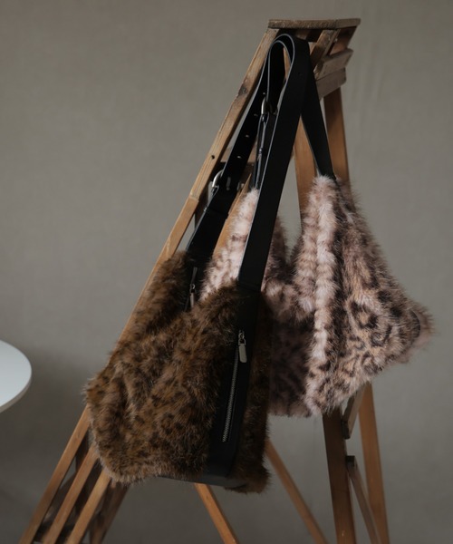 Ulysses（ユリシス）の「アニマル柄ファーショルダーバッグ（ショルダーバッグ・レディース・モカ/ピンクベージュ・F）」の5枚目の写真