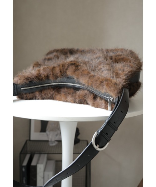 Ulysses（ユリシス）の「アニマル柄ファーショルダーバッグ（ショルダーバッグ・レディース・モカ/ピンクベージュ・F）」の16枚目の写真