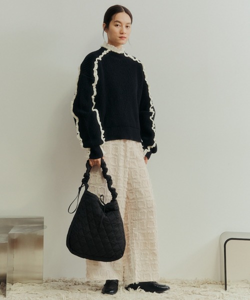 Libra Cue（リブラ キュー）の「ギャザーハンドルキルティングバッグ（ショルダーバッグ・レディース・アイボリー/ブラック・FREE）」の9枚目の写真