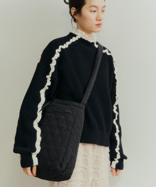 Libra Cue（リブラ キュー）の「ギャザーハンドルキルティングバッグ（ショルダーバッグ・レディース・アイボリー/ブラック・FREE）」の11枚目の写真