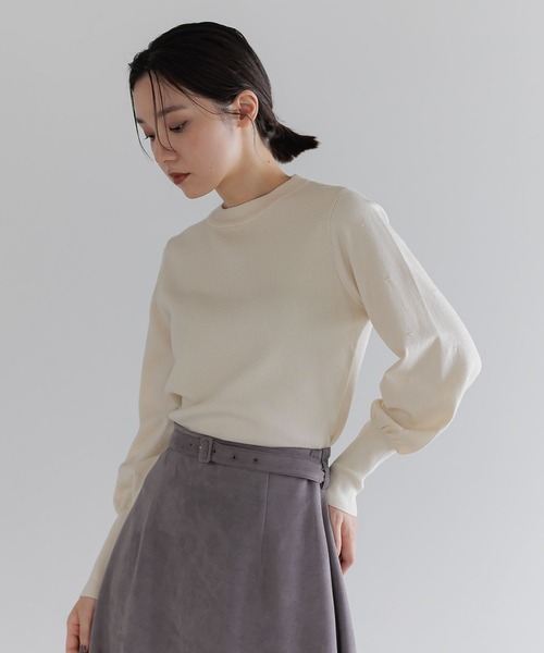 Andemiu(アンデミュウ)の「ソデパールニット606759(ニット/セーター・レディース・ブラック/ナチュラル/アイボリー・FREE)」の1枚目の写真