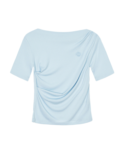 NICK&NICOLE(ニックアンドニコール)の「HALF SHIRRING DRAPE BOAT NECK TOP_SORA(Tシャツ/カットソー・レディース・スカイブルー・FREE)」の4枚目の写真