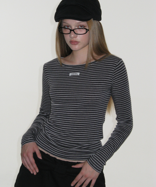 CRANK(クランク)の「ストライプベーシックボートネックトップ_チャコール(Tシャツ/カットソー・レディース・その他・FREE)」の1枚目の写真