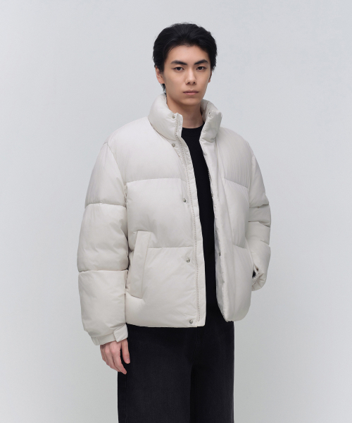 MUSINSA STANDARD（ムシンサスタンダード）の「デイリープファーショートパディングジャケット [ダスティクリーム]（ダウンジャケット/コート・メンズ・その他・SMALL/MEDIUM/LARGE/X-LARGE/XX-LARGE）」の2枚目の写真