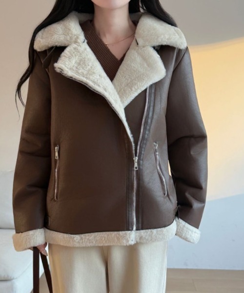 ABITOKYO（アビトーキョー）の「ボアドッキングフェイクレザーブルゾン（ブルゾン・レディース・アイボリー/ブラック/ブラック系その他/モカ・FREE）」の5枚目の写真